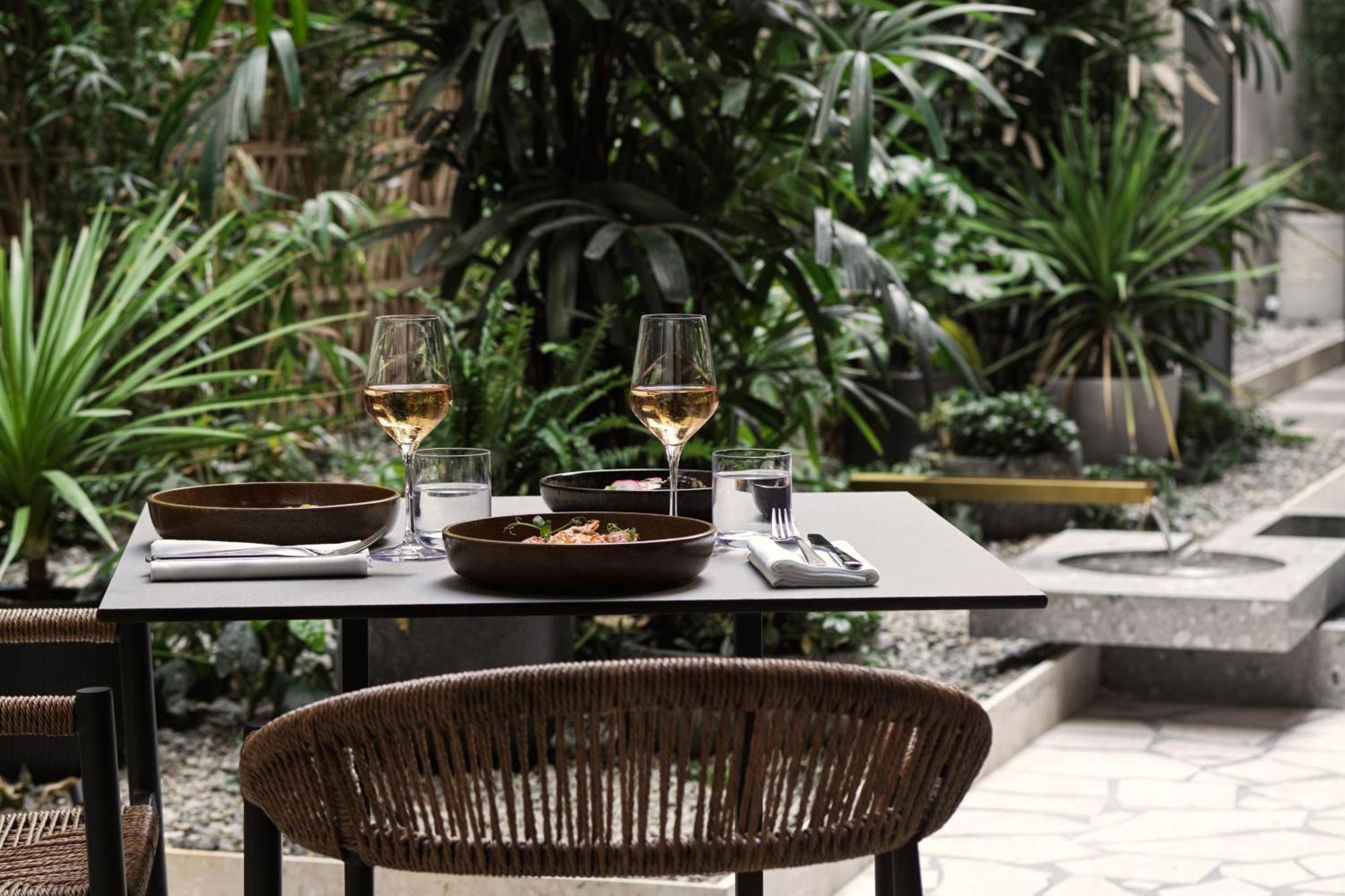 Monasty, Thessaloniki, Autograph Collection Hotell Eksteriør bilde The restaurant's garden