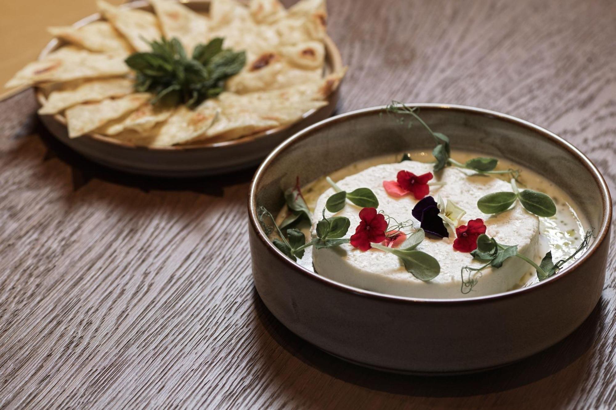 Monasty, Thessaloniki, Autograph Collection Hotell Eksteriør bilde Labneh with olive oil and mint